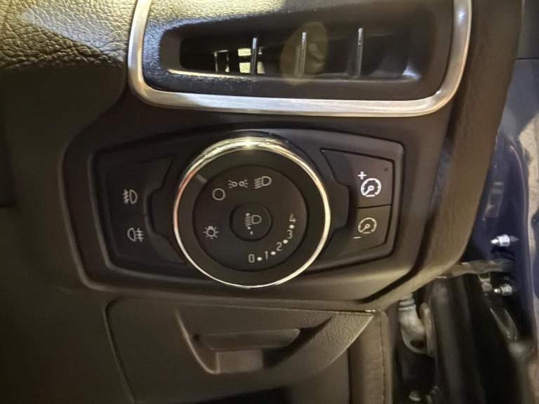 2011 Ford Focus 1.6 125 Zetec 5dr HATCHBACK PETROL Manual