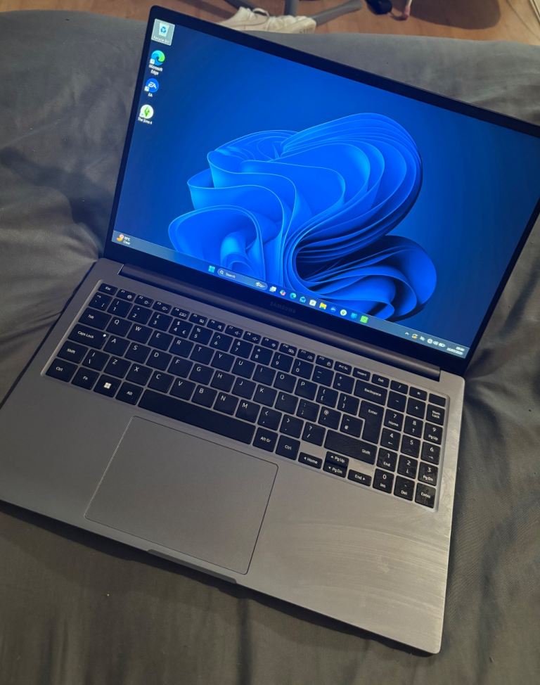 SAMSUNG Galaxy Book4 (2024) 15.6" Laptop - Grey, 256GB SSD