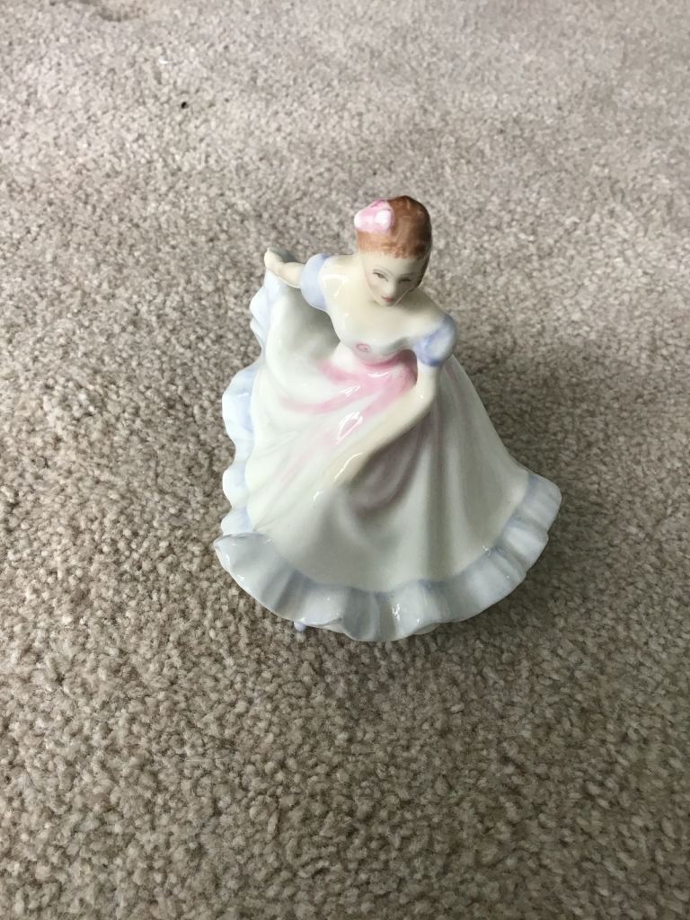 Royal Doulton Ninette Figurine HN3215 9 Cm, 1970