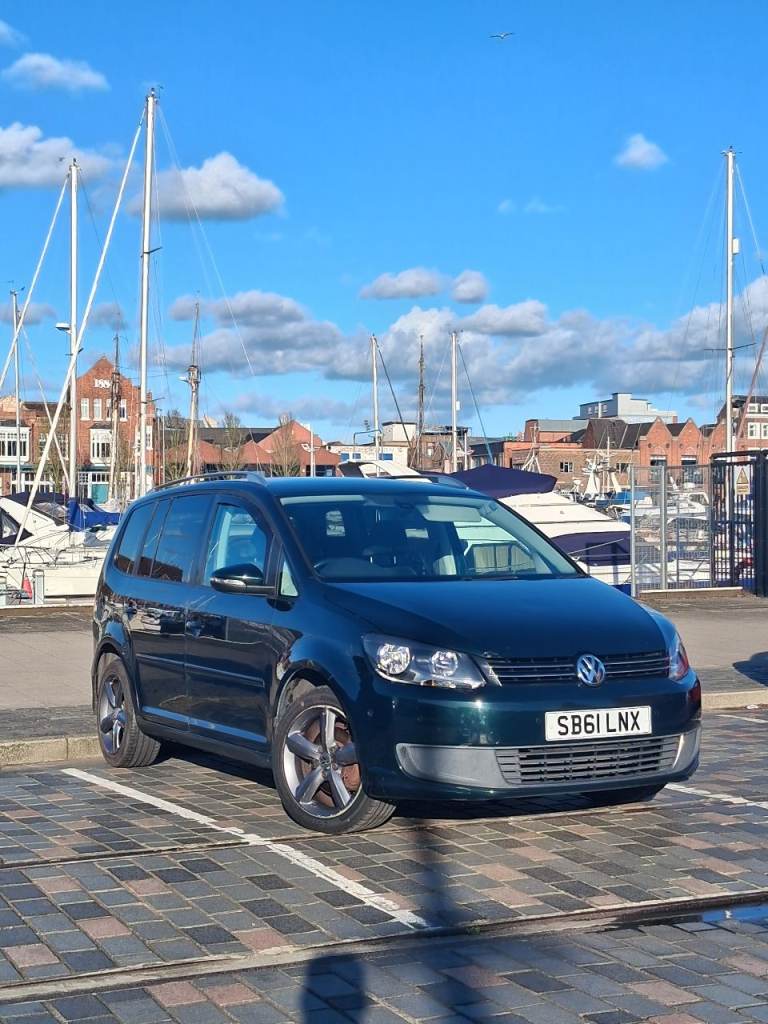 VW Touran 1.6 TDI - Metallic Green - 12 Months MOT