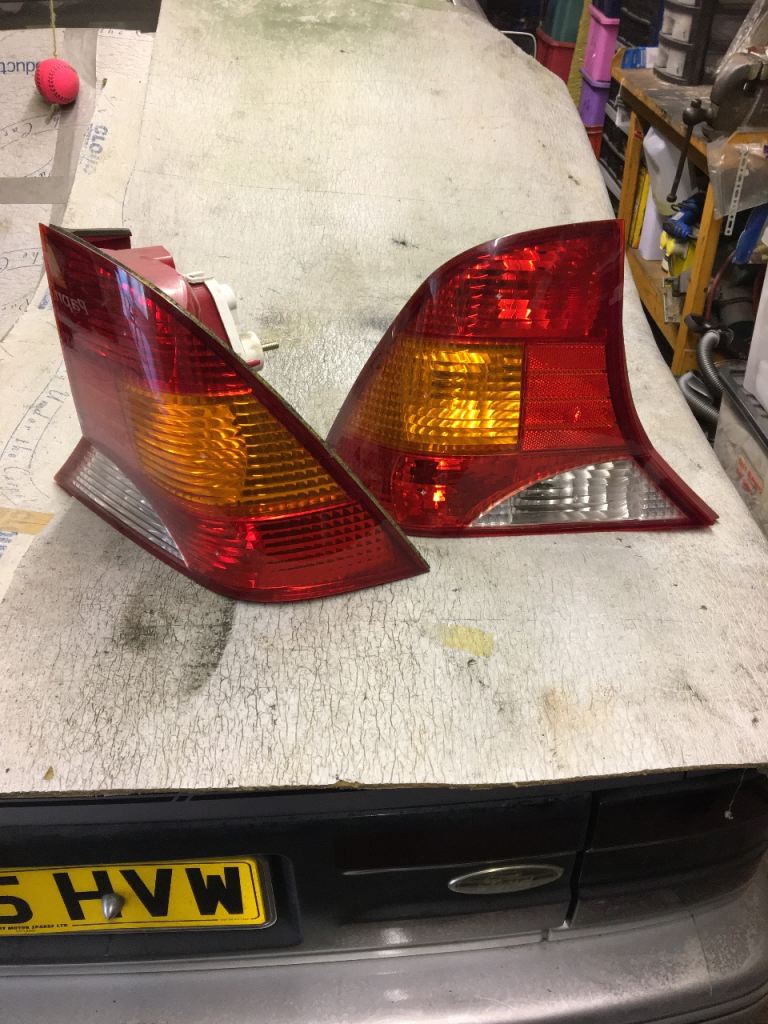 Ford Focus Saloon Rear Light units