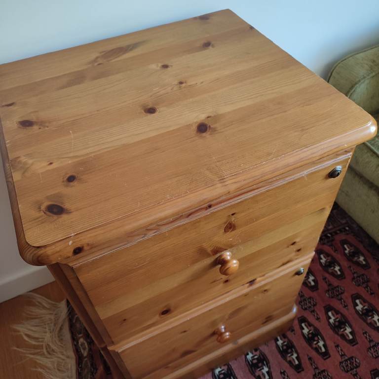 Filing cabinet 