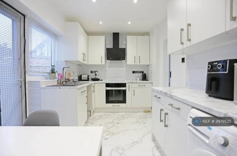 2 bedroom house in Chaplin Road, Dagenham, RM9 (2 bed) (#2979525)