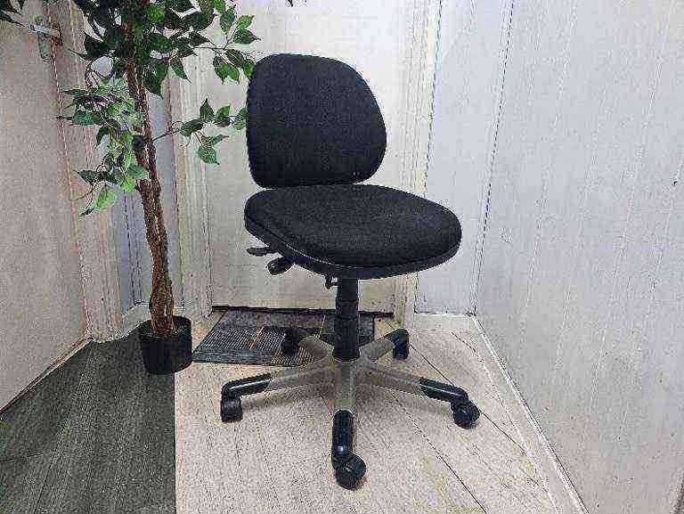 Black Office Chair Swivel computer laptop task desk adjustable admin RH Logic