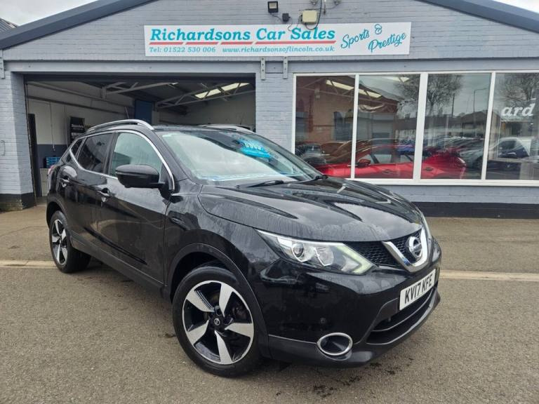2017 Nissan Qashqai 1.2 DiG-T N-Vision 5dr HATCHBACK PETROL Manual
