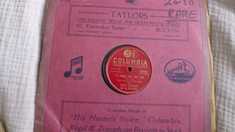 Job Lot: 31 Vintage 78rpm RECORDS: Elvis Presley, Gene Autry, Marlene Dietrich, Count Basie etc