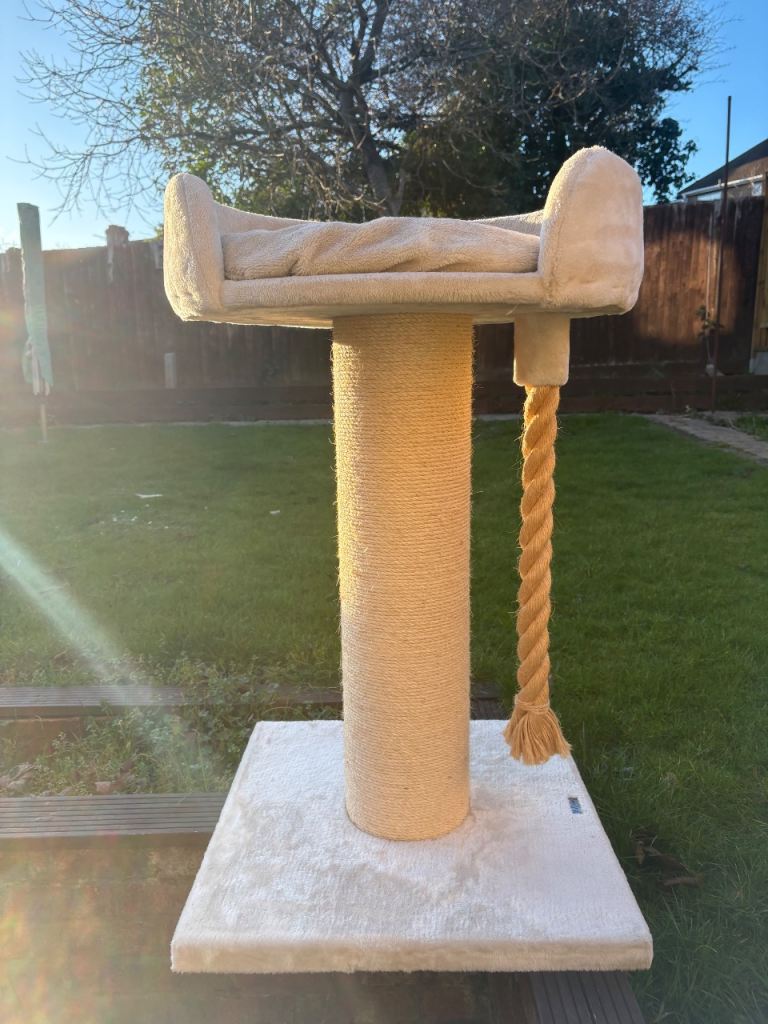 Cat Scratcher Post Bed 