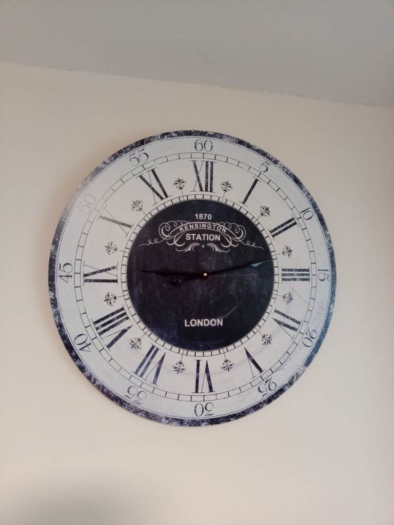 Wall clock / #GotStuffGetCash