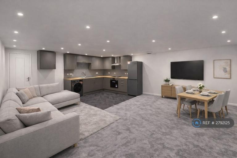 3 bedroom flat in Avenue Road, Herne Bay, CT6 (3 bed) (#2792125)