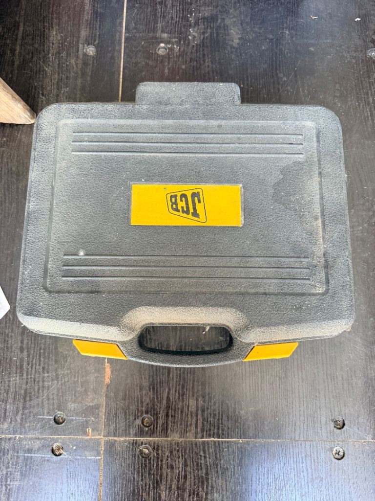 JCB Orbital Sander with Case 