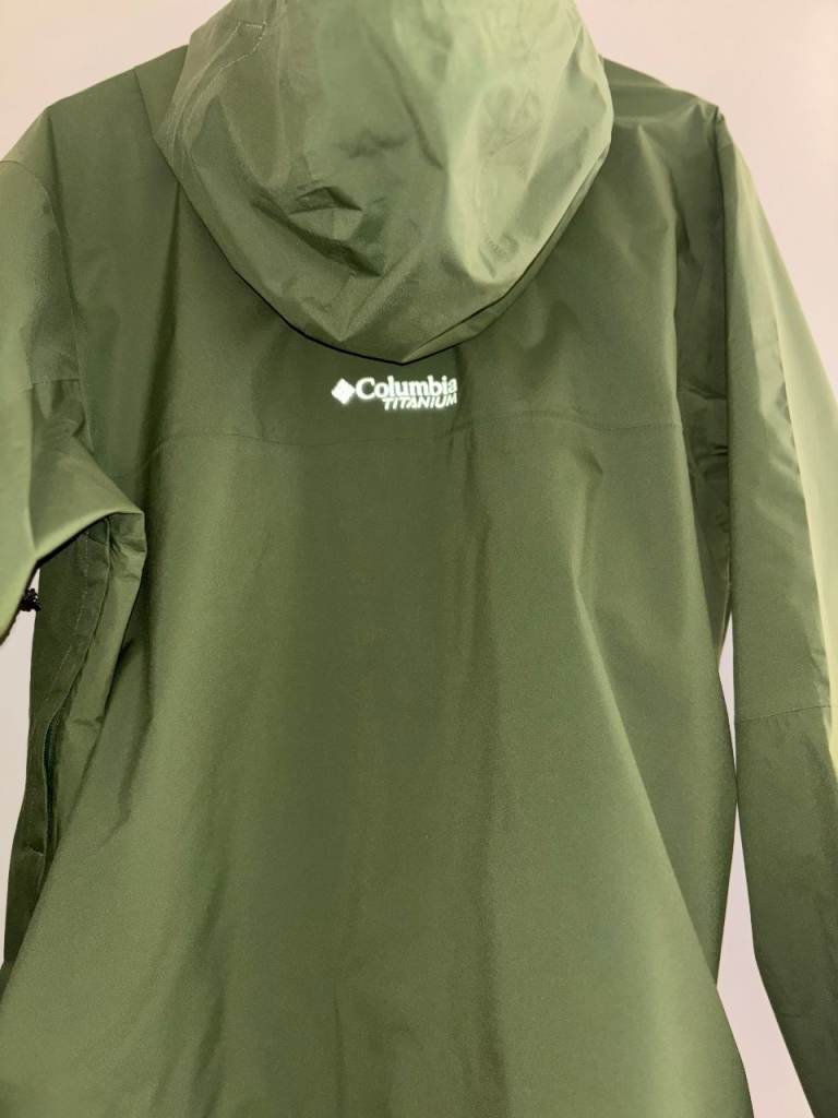 Columbia Ampli-Dry Waterproof Jacket. Med. Excellent Condition. Worn Once Cost £170, accept £53 ono