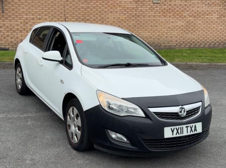 2011 VAUXHALL ASTRA EXCLUSIVE 1.4 PETROL ECOTEC LOW MILES ULEZ FREE!!