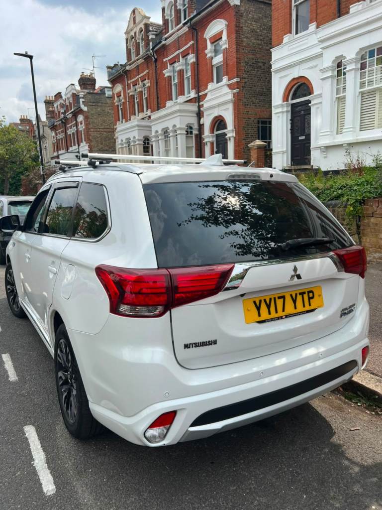 Mitsubishi, OUTLANDER, Estate, 2017, Other, 1998 (cc), 5 doors