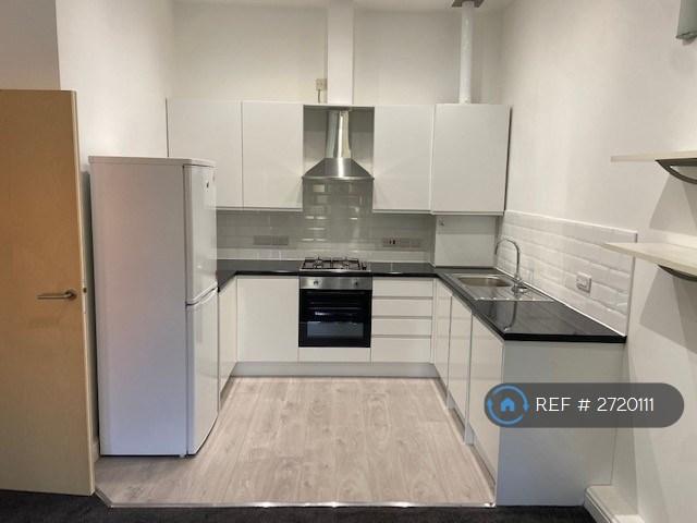 2 bedroom flat in Alexandra Park House, Manchester, M16 (2 bed) (#2720111)