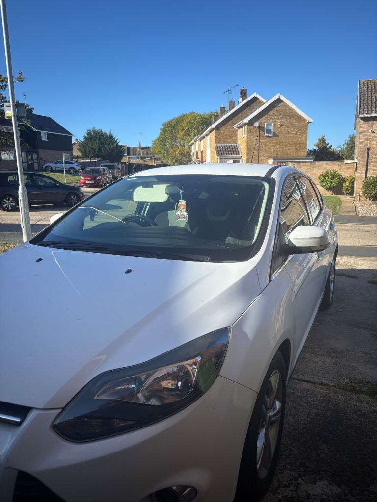 Ford, FOCUS, Hatchback, 2012, Manual, 998 (cc), 5 doors
