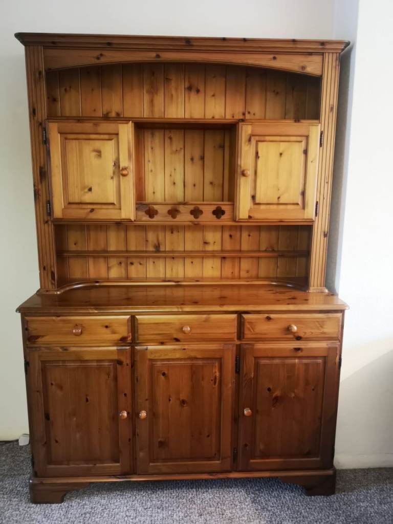 Ducal pine dresser 