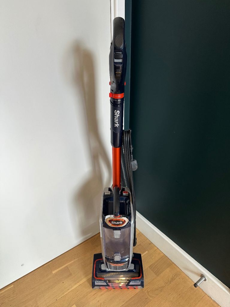 Shark nz801ukt corded upright lift away anti hair wrap technology. 