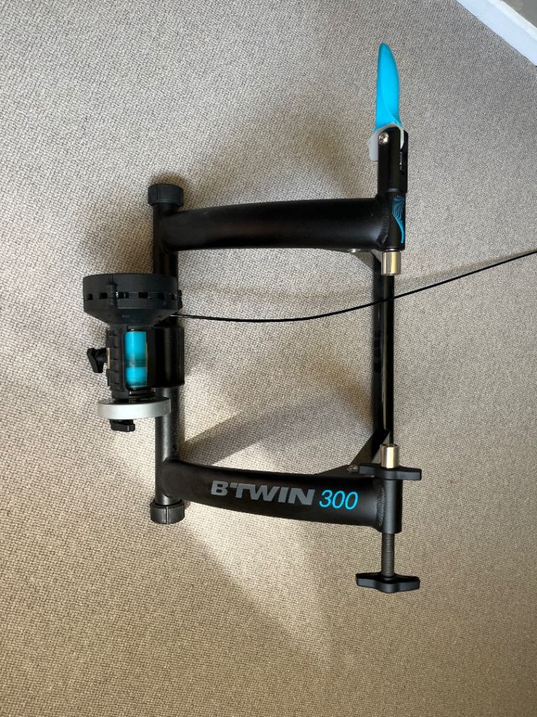 BTWIN 300 bike trainer
