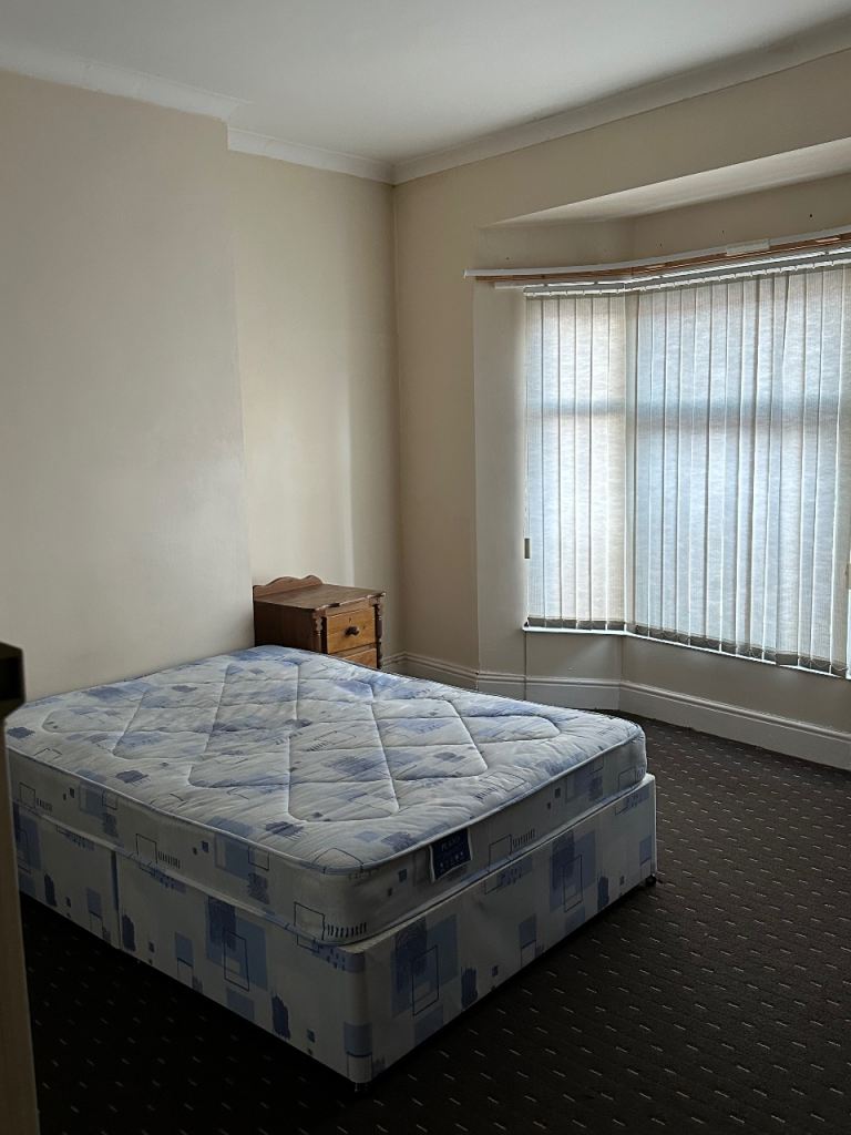 2/3 Bedroom Property To Rent On Greasham Rd