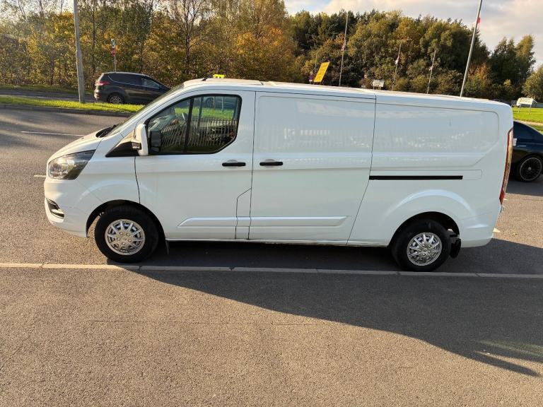 Ford Transit Custom L2 300 LEADER 130PS AIR CON REAR CAMERA 2023 @ £13450 + VAT 