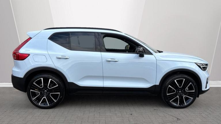 2025 Volvo XC40 Ultra, B4 Mild hybrid, Petrol, Dark Estate Petrol Automatic
