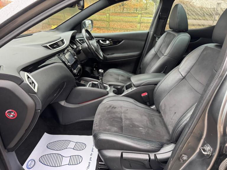 2017 Nissan Qashqai 1.5 dCi N-Vision 5dr HATCHBACK Diesel Manual