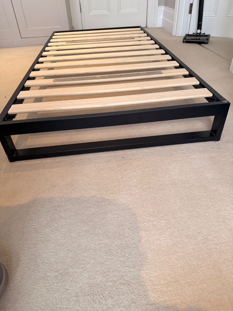 Single Bed Frame with Slats – Black Metal, Good Condition