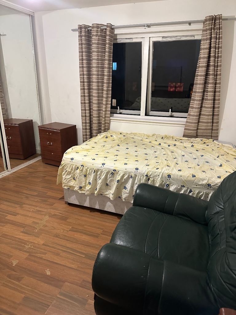 Double room available for rent in Motherwell 