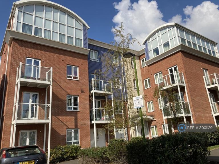 2 bedroom flat in Pumphouse Crescent, Watford, WD17 (2 bed) (#3001129)