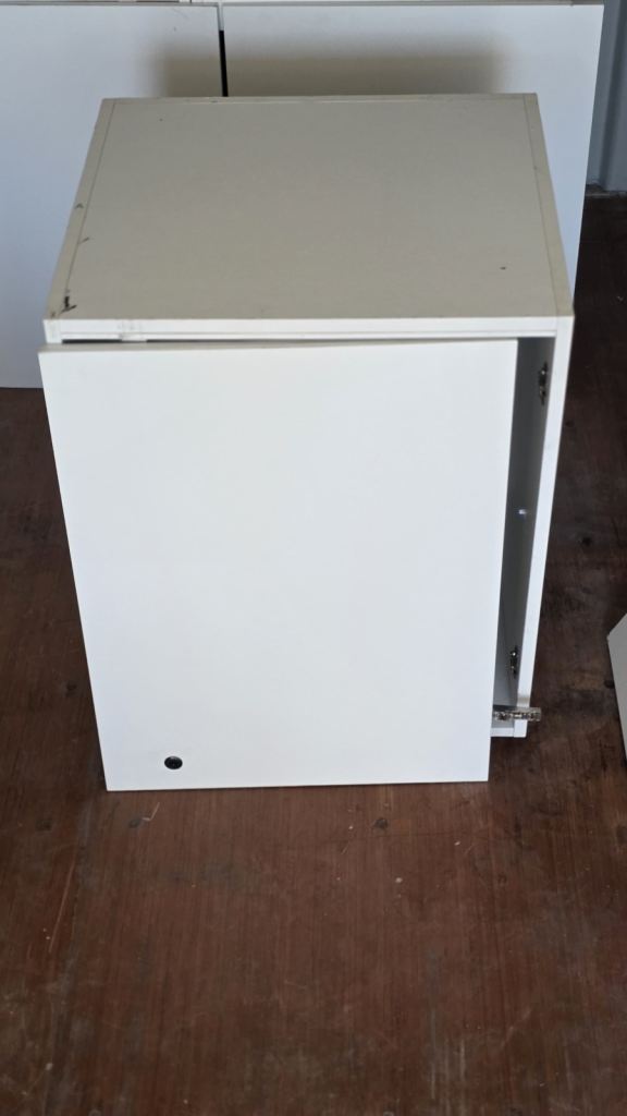 White Kitchen Base Unit with Door – Good Condition