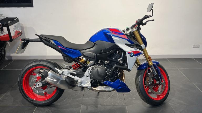 2025 BMW F900 BMW F900 R (25MY) ROADSTER Petrol Manual