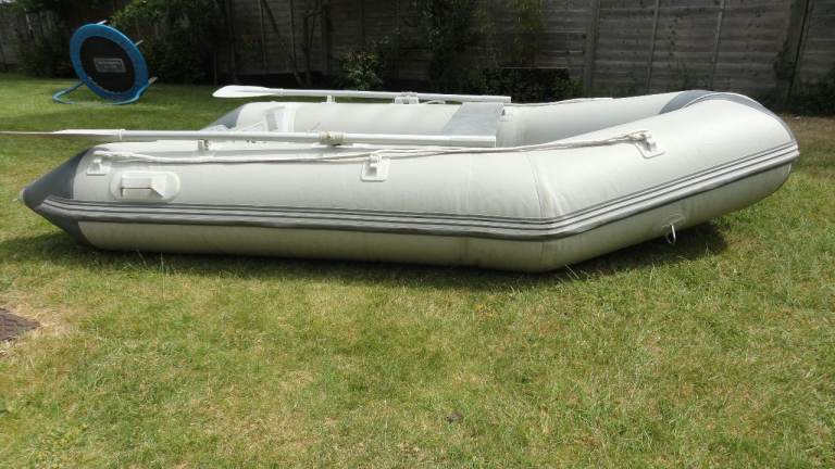 Bestway hydro force Inflatable Dinghy with honda 7.5hp out board eng and Oars – Grey, Good Condition