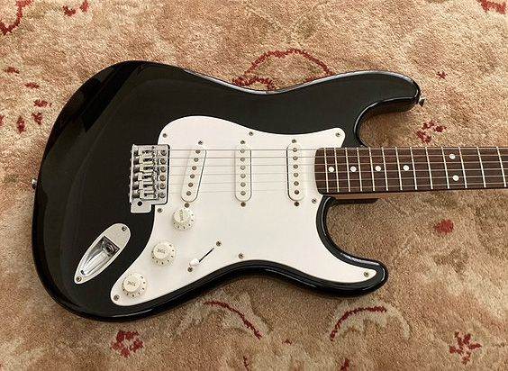 2001 Squier Affinity Stratocaster with Squier gig bag