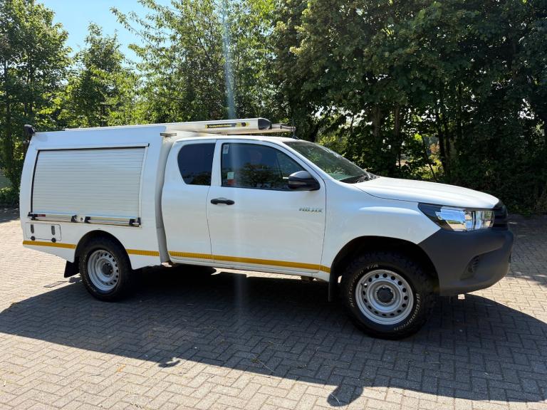 68reg Toyota Hilux 2.4 D-4D 6 Speed Extra Cab Utility / Workshop Spec Pickup
