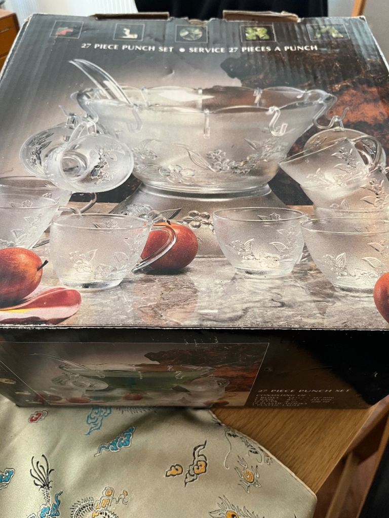 27 Piece Crystal  Glass Punch Bowl Set