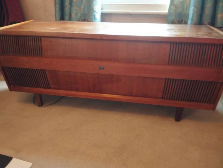 Vintage HMV Gramophone Model 2430 (1960s)