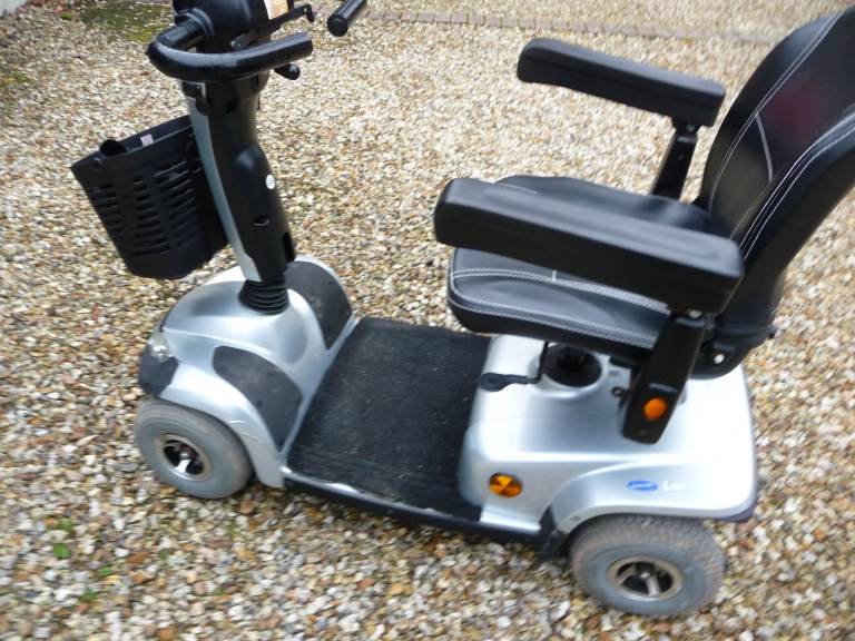 invicare leo mobility scooter