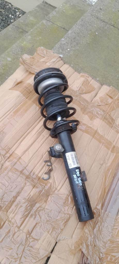 BMW 3 SERIES FRONT NS STRUT FITTED WITH NEW SPRING. FREE TO COLLECT.