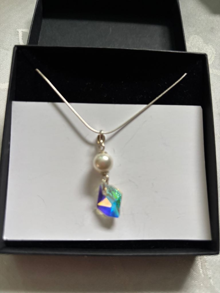 Swarovski Crystal/ Pearl Necklace New 