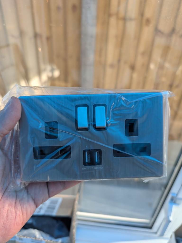 Power socket with USB x8