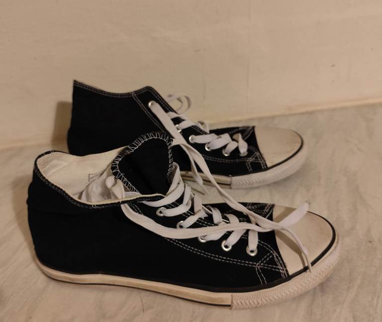 Unisex canvas sneakers Size 43 / UK 9