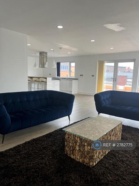 3 bedroom flat in Bull Street, Lancashire, BB11 (3 bed) (#2782775)