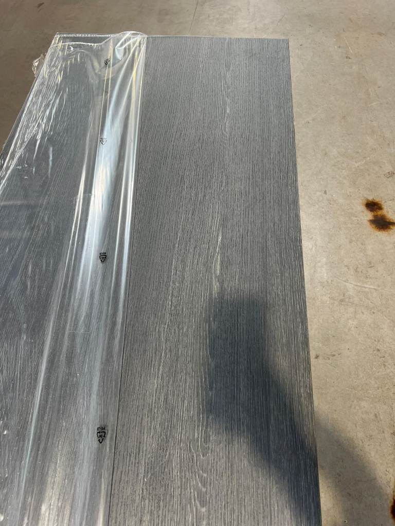 Brand New 4100 x 640 x 29mm Aleve Rovero Carbone Laminate Square Edge Worktop