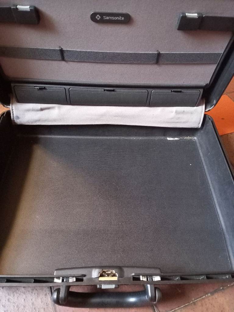 Samsonite bried case