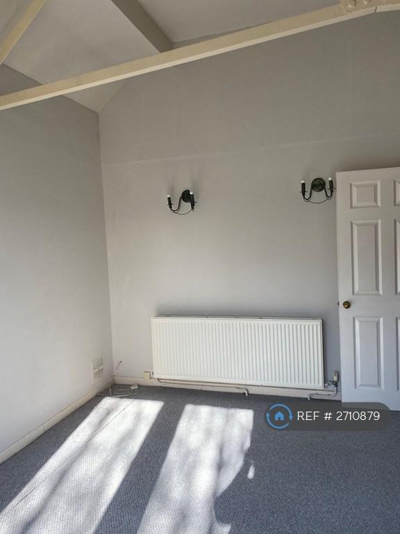 1 bedroom house in Norwich Street, Hingham, NR9 (1 bed) (#2710879)