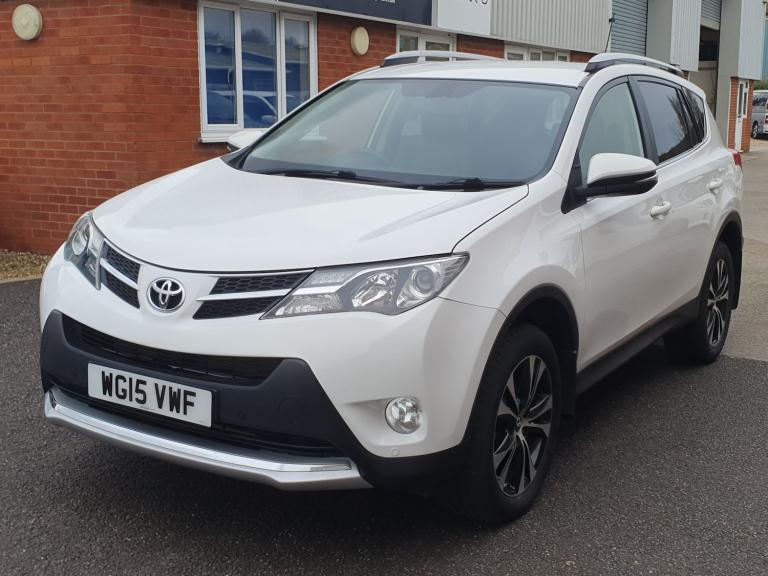 2015 Toyota RAV4 2.2 D-4D Invincible SUV 5dr Diesel Manual 4WD Euro 5 (150 ps)