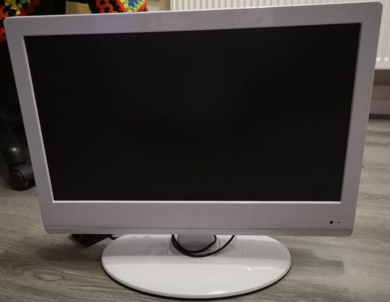 M&S 19" TV-DVD player