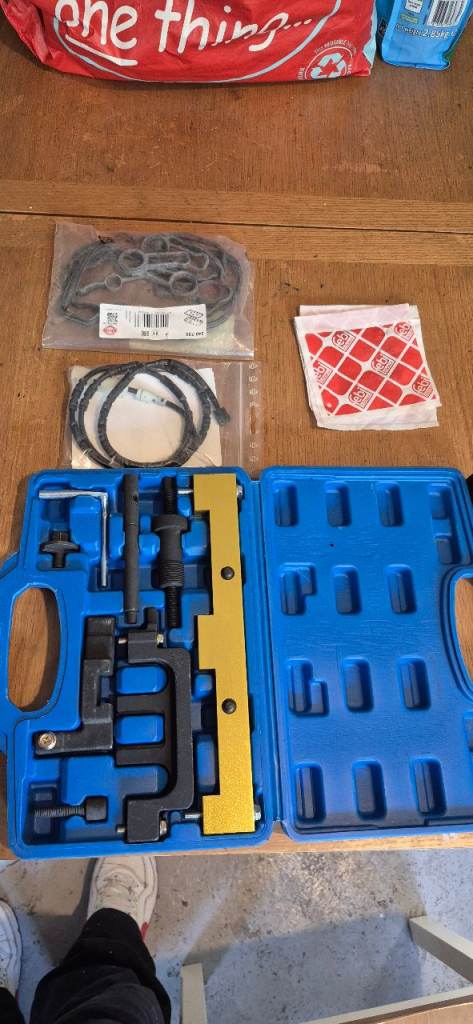 E90 bmw timing tool and gaskets