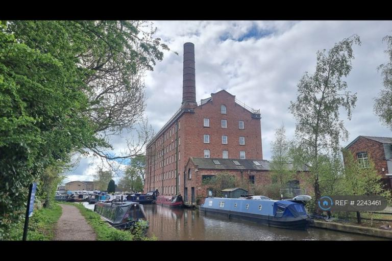 1 bedroom flat in Union Road, Macclesfield, SK11 (1 bed) (#2243461)