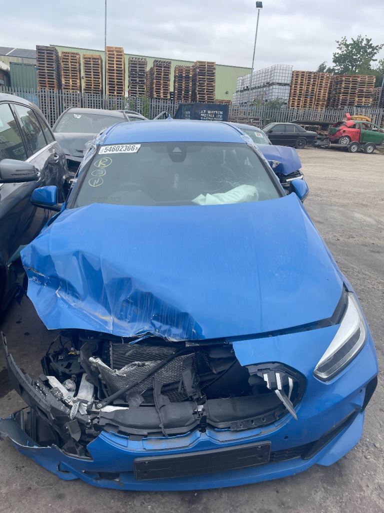 BMW 116D F40 BREAKING SPARE PARTS DOOR WING MIRROR HEADLIGJT REAR BUMPER SUSPENSION TAILGATE